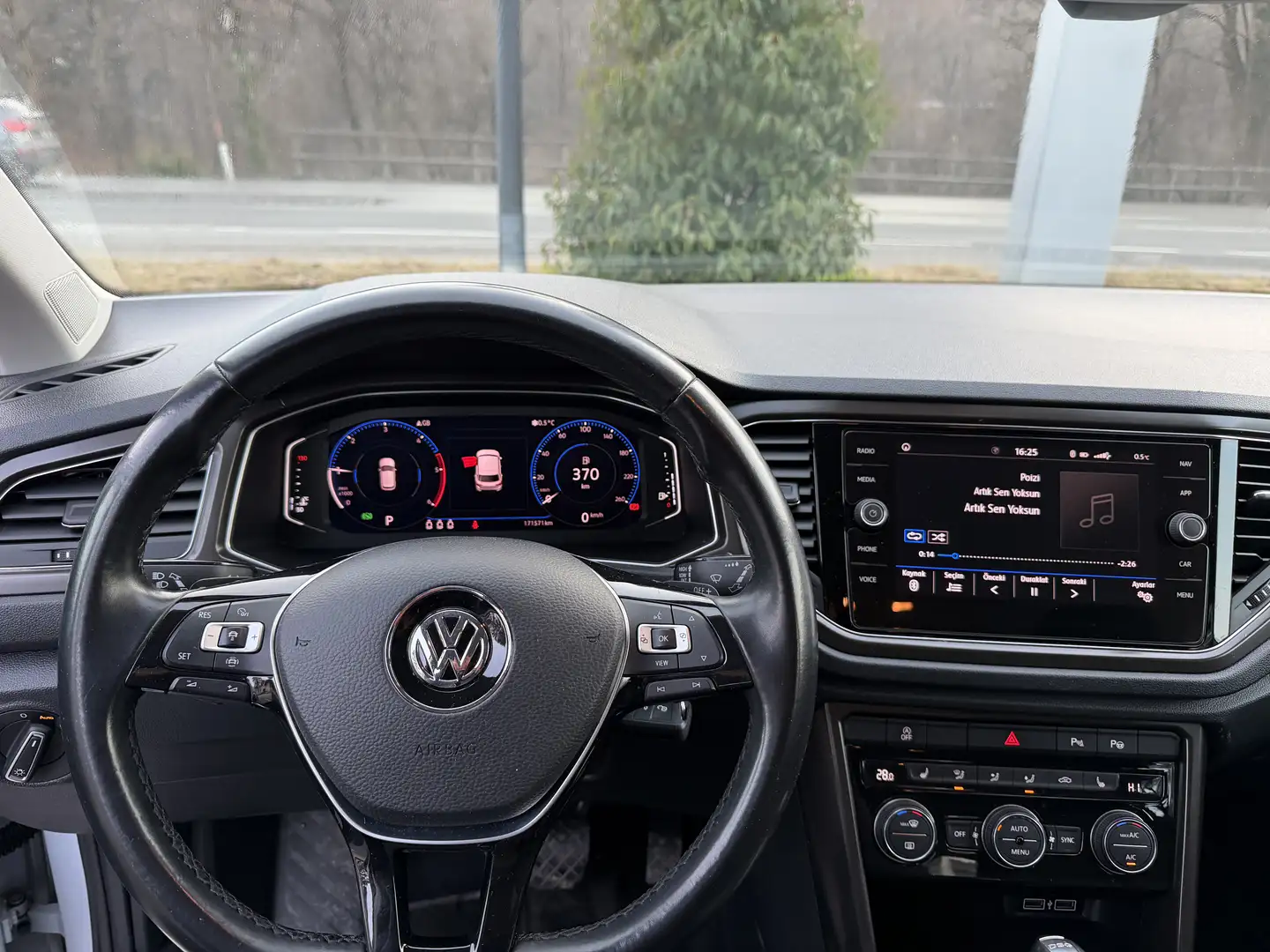 Volkswagen T-Roc 2.0 TDI SCR DSG Sport - 2