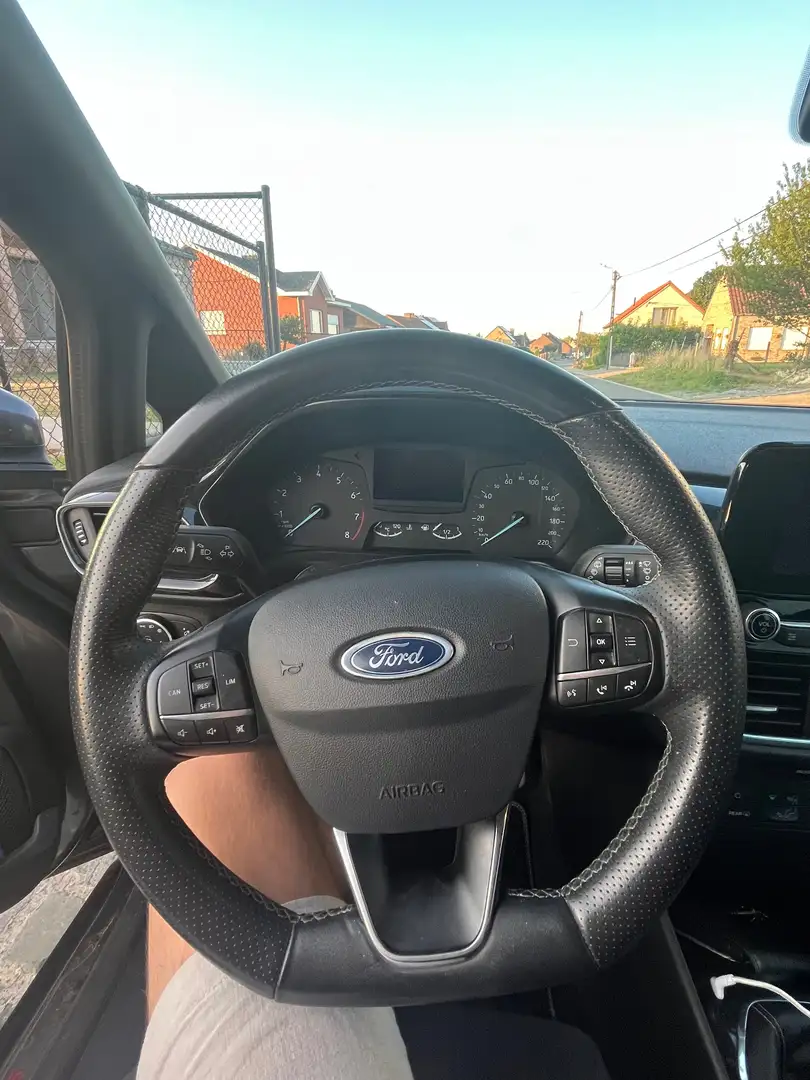 Ford Fiesta 1.0 EcoBoost ST-Line Grijs - 2