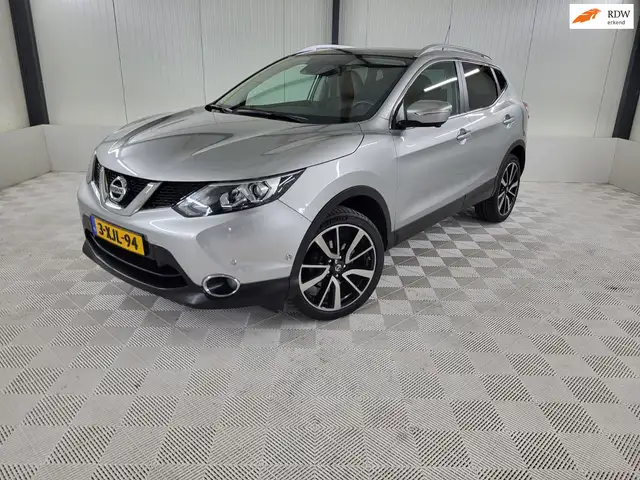 Nissan Qashqai 1.2 Tekna, Trekhaak, Leder, Camera, Panodak, Navi