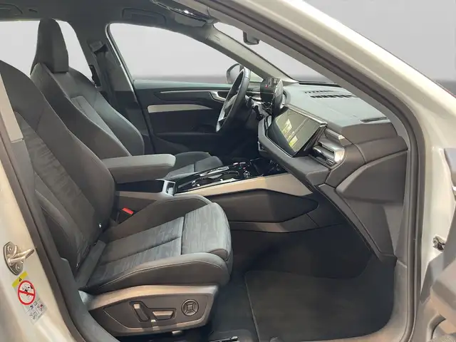Audi A6 view 4