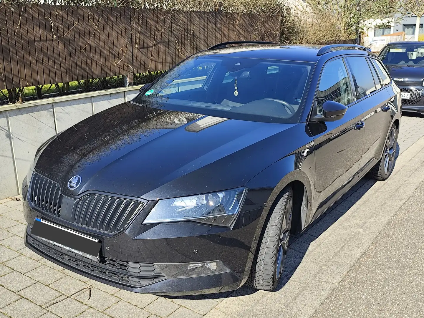 Skoda Superb Sportline Combi 1.8 TSI DSG Schwarz - 1