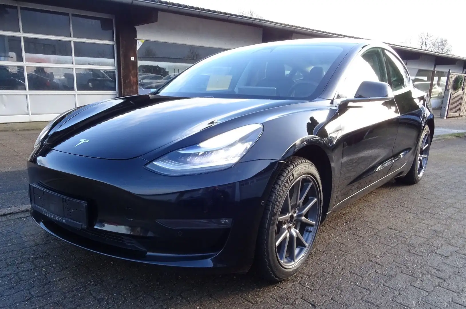 Tesla Model 3 Long Range Dualmotor AWD - 79KWH Schwarz - 1