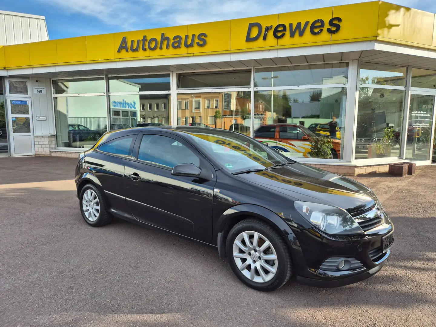 Opel Astra Astra GTC Fließheck  GTC 1.4 Edition Plus Schwarz - 1