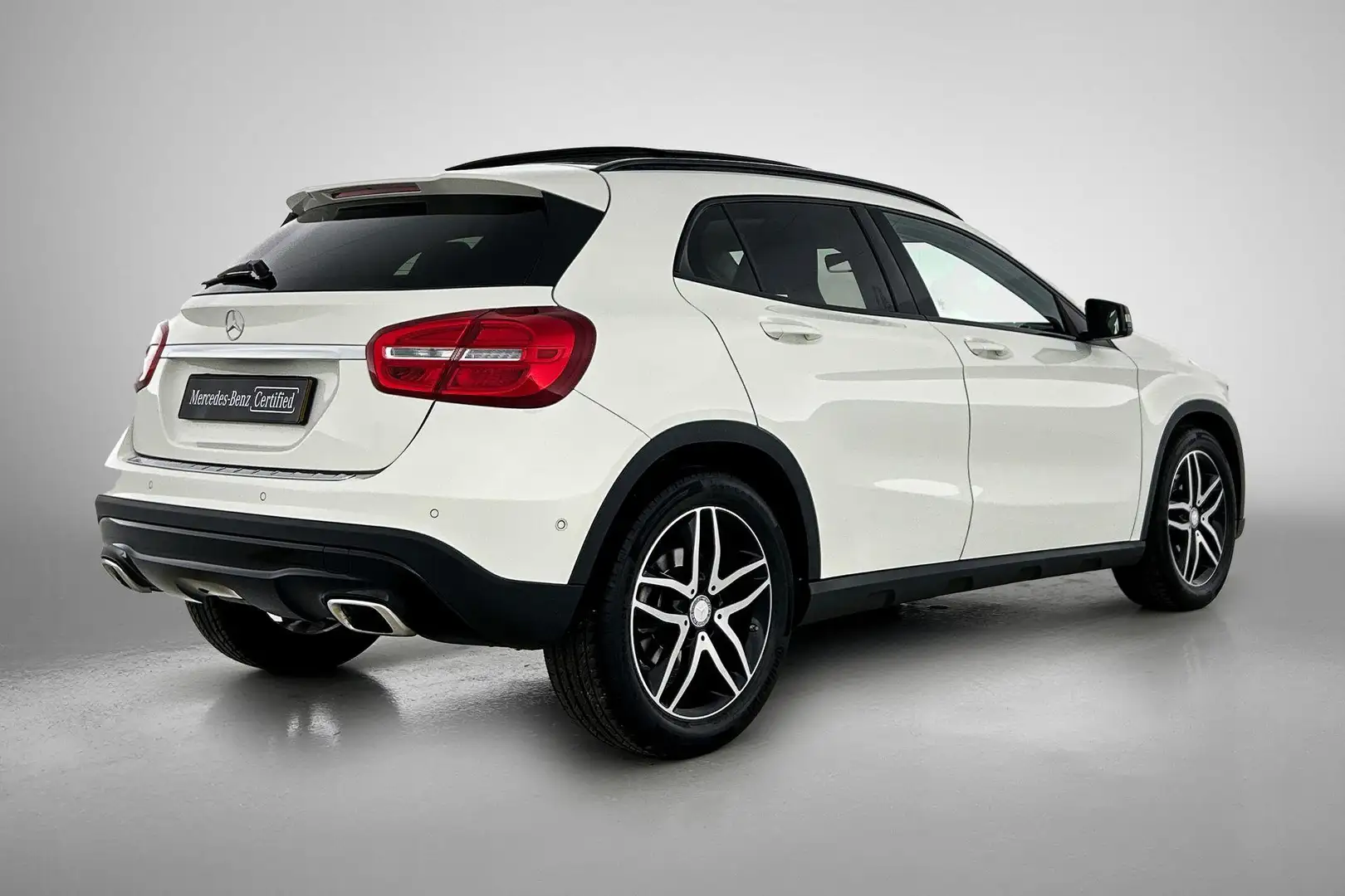 Mercedes-Benz GLA 250 GLA Automaat Luxury Line | Nightpakket | Panoramad Weiß - 2