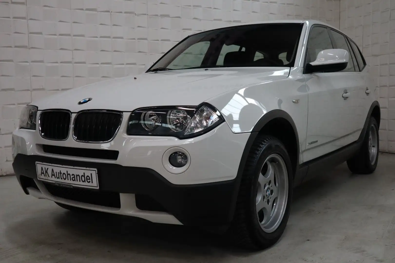 BMW X3 xDrive 20i Klima PDC Sitzheizung Wenig KM! Wit - 1
