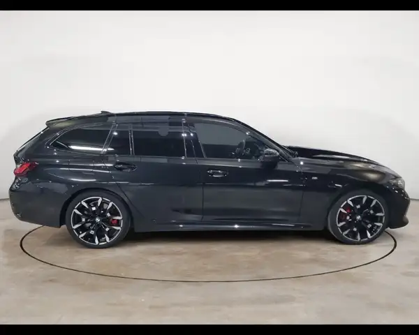 BMW 3 Series view 5