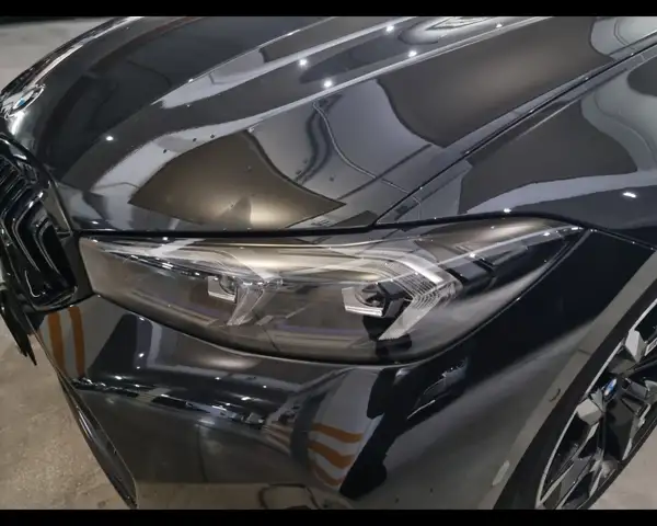 BMW 3 Series view 11