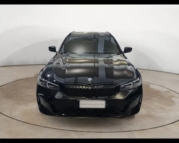 BMW 3 Series view 3