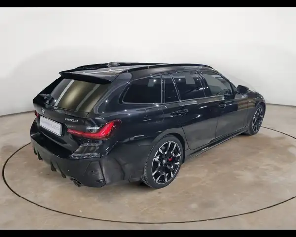 BMW 3 Series view 6