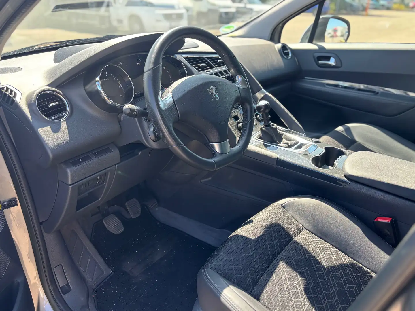 Peugeot 3008 Allure Grau - 2
