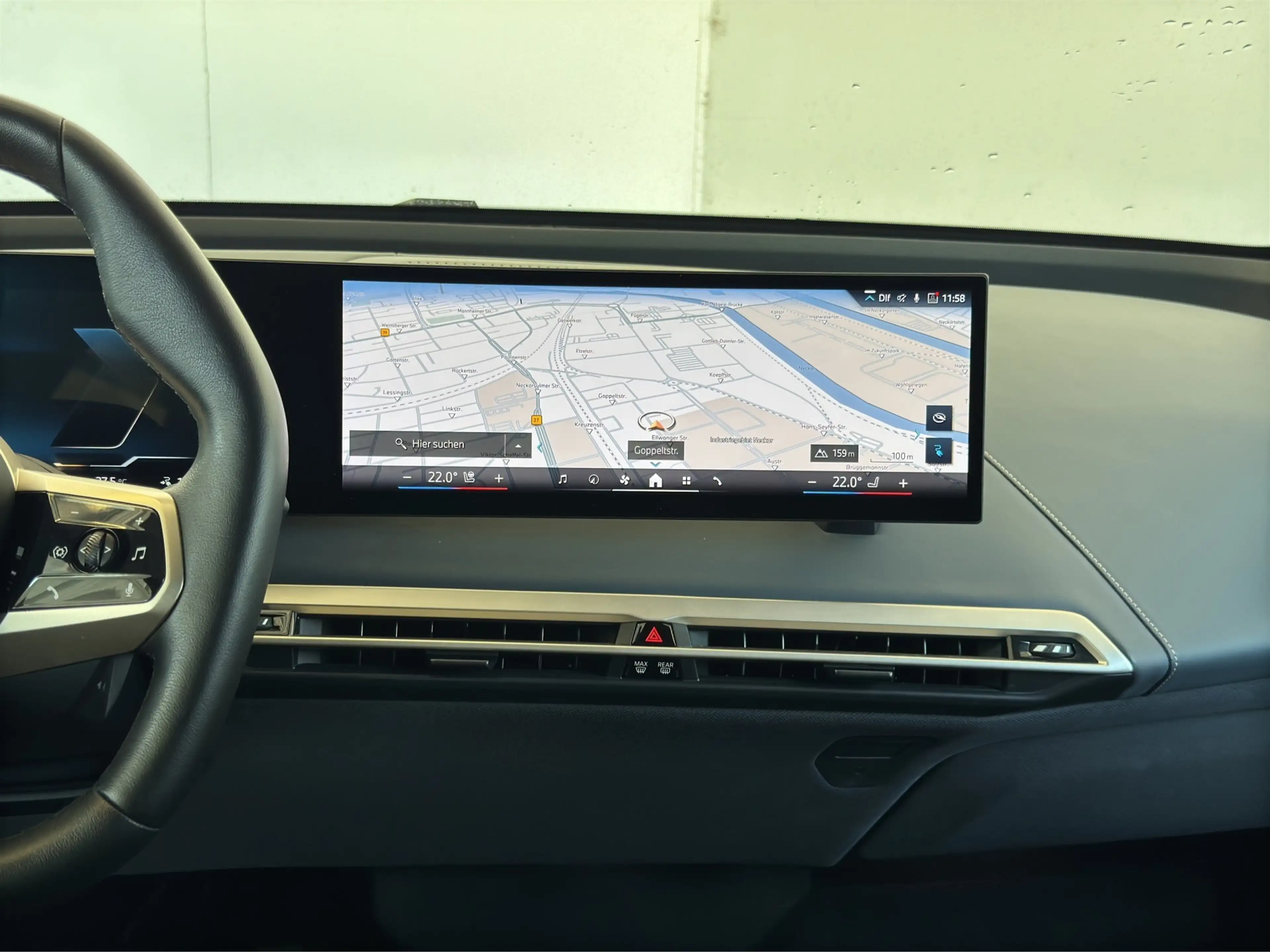 BMW iX xDrive40 Sportpaket LiveCock.Laserl.AHK.SkyLo — photo 6