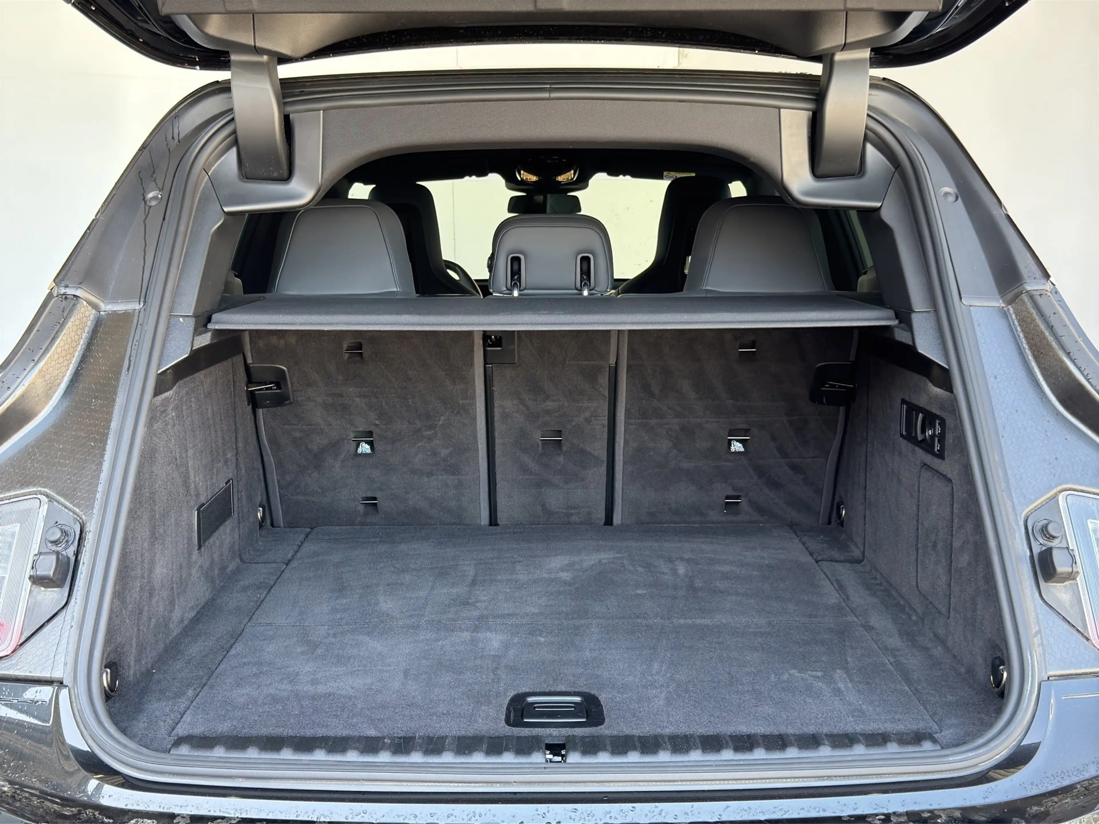 BMW iX xDrive40 Sportpaket LiveCock.Laserl.AHK.SkyLo — photo 9