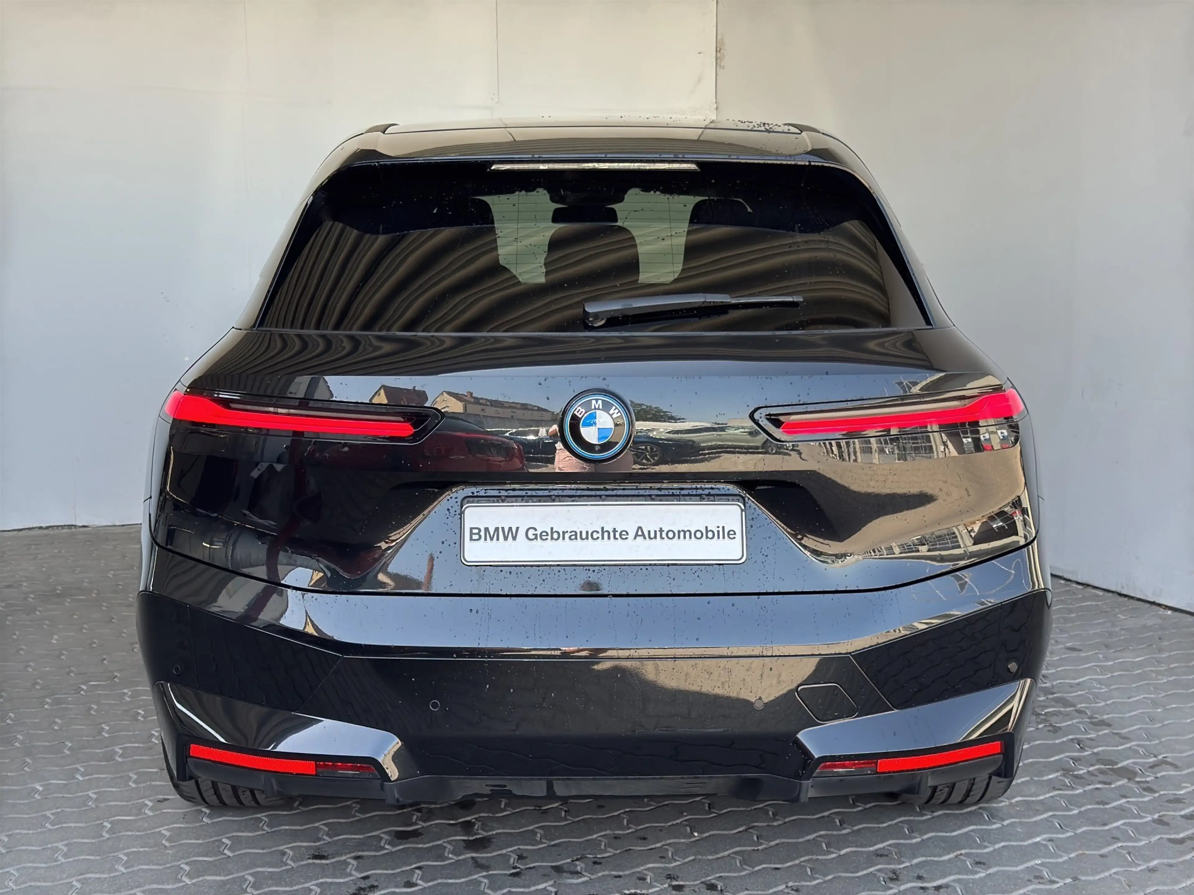 BMW iX xDrive40 Sportpaket LiveCock.Laserl.AHK.SkyLo — photo 3
