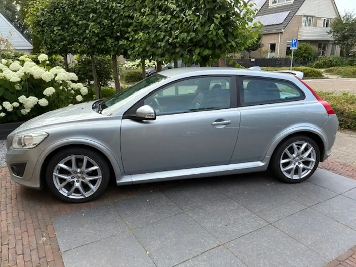 Volvo C30 C30 2.0 R-Edition Zilver - 1