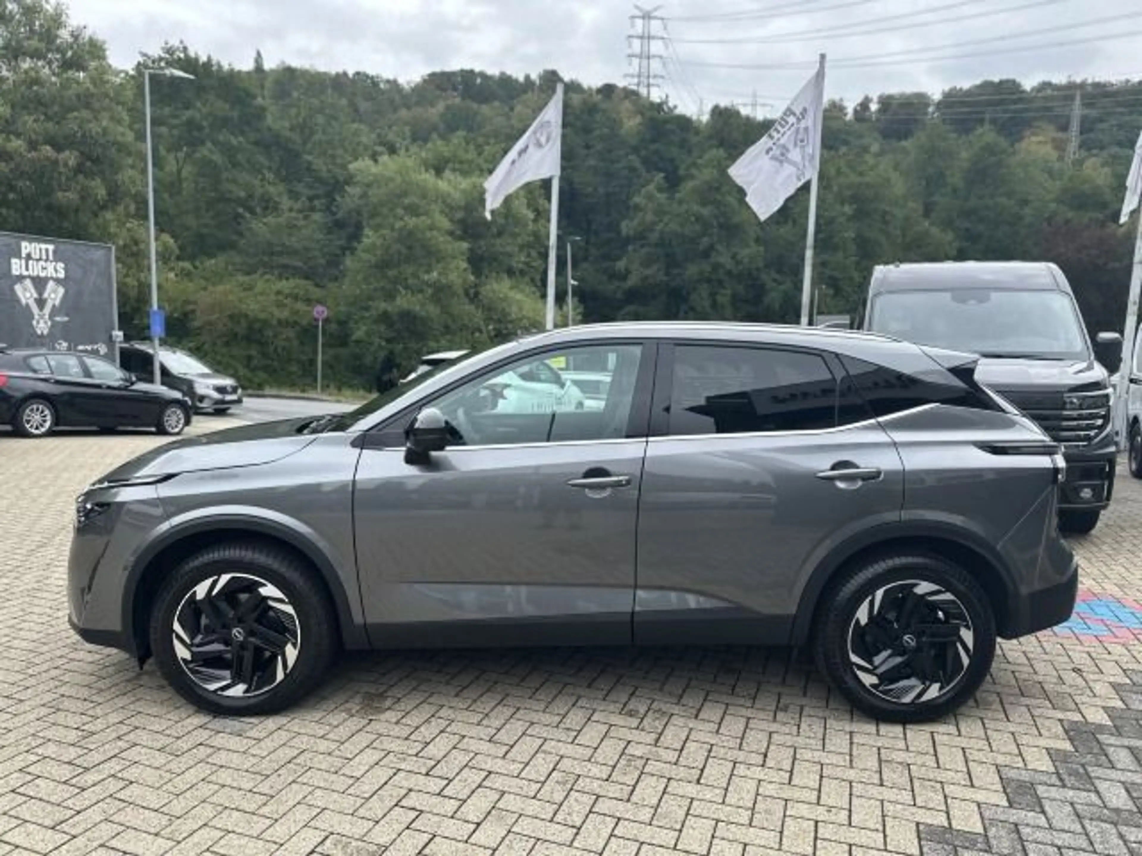 Nissan Qashqai 1.3 DIG-T Xtronic N-Connecta AVM HUD SH — photo 6