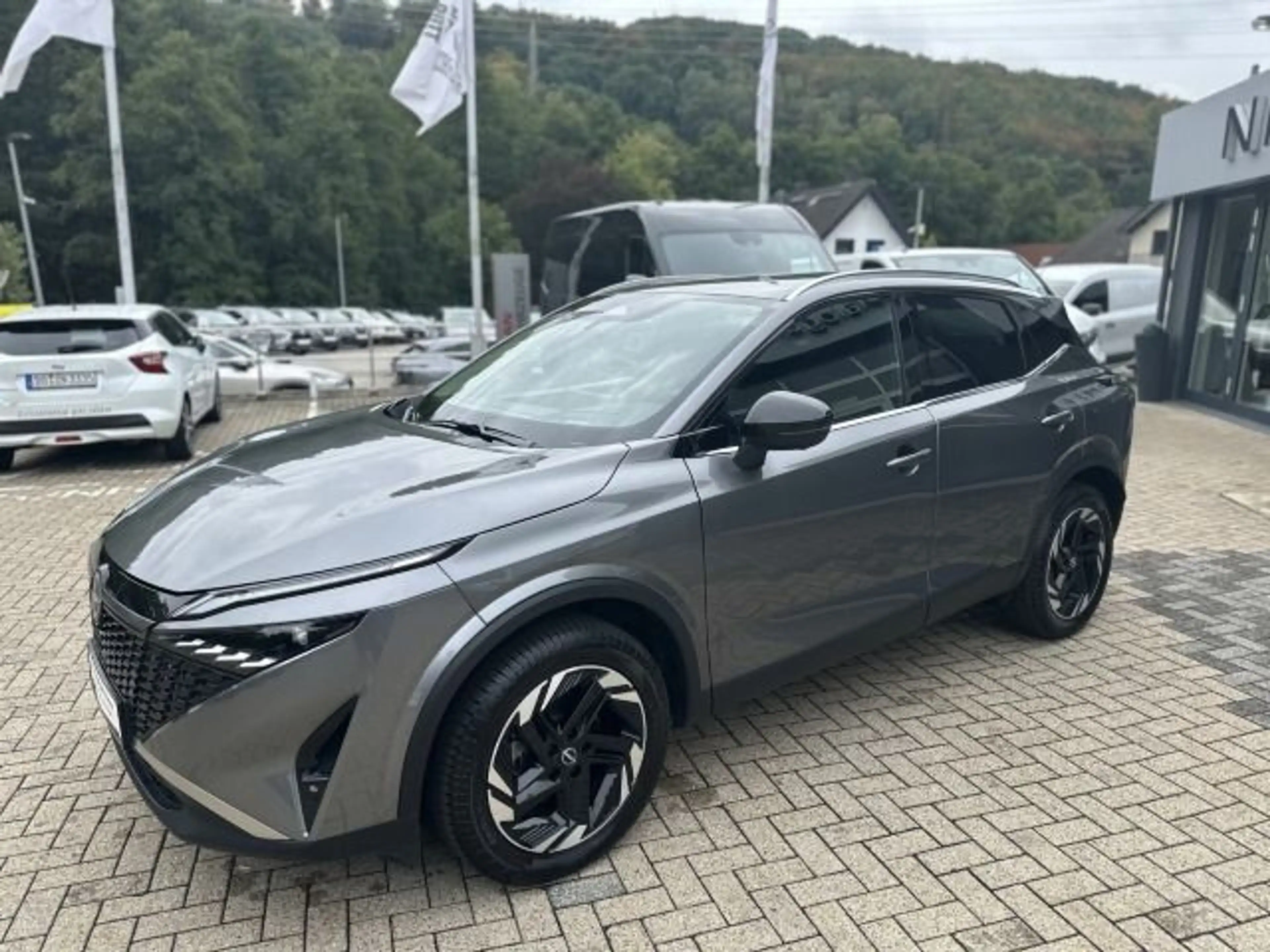 Nissan Qashqai 1.3 DIG-T Xtronic N-Connecta AVM HUD SH — photo 5