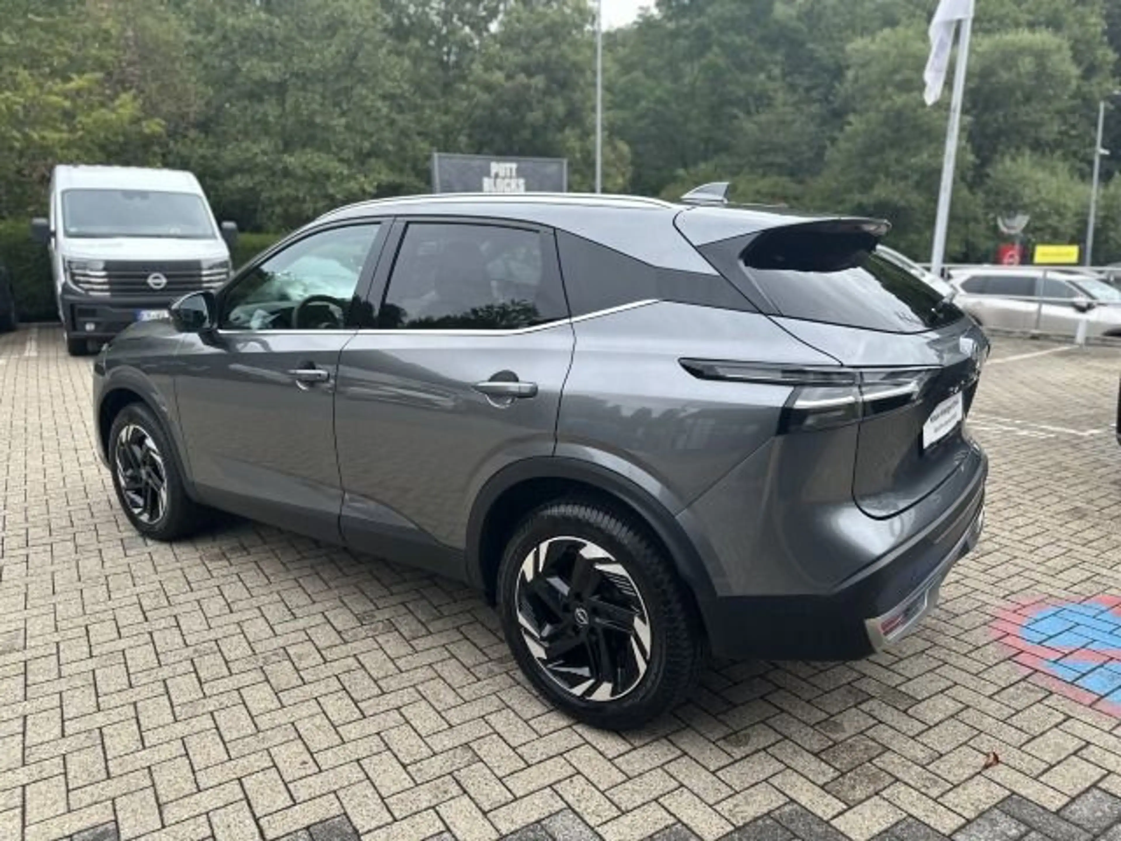Nissan Qashqai 1.3 DIG-T Xtronic N-Connecta AVM HUD SH — photo 7
