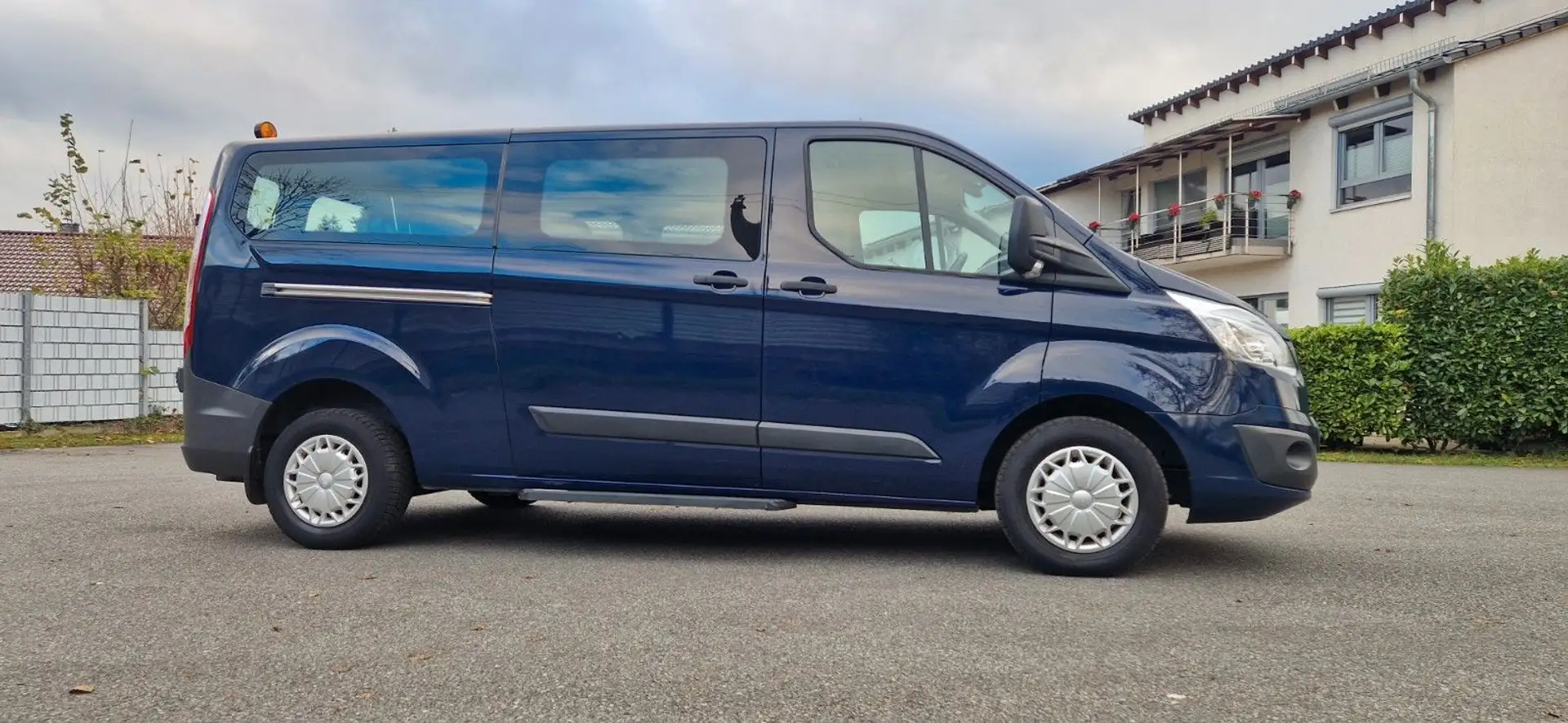 Ford Tourneo Custom Kombi 300 L2 H1 Trend 9 Sitze AH Blau - 1