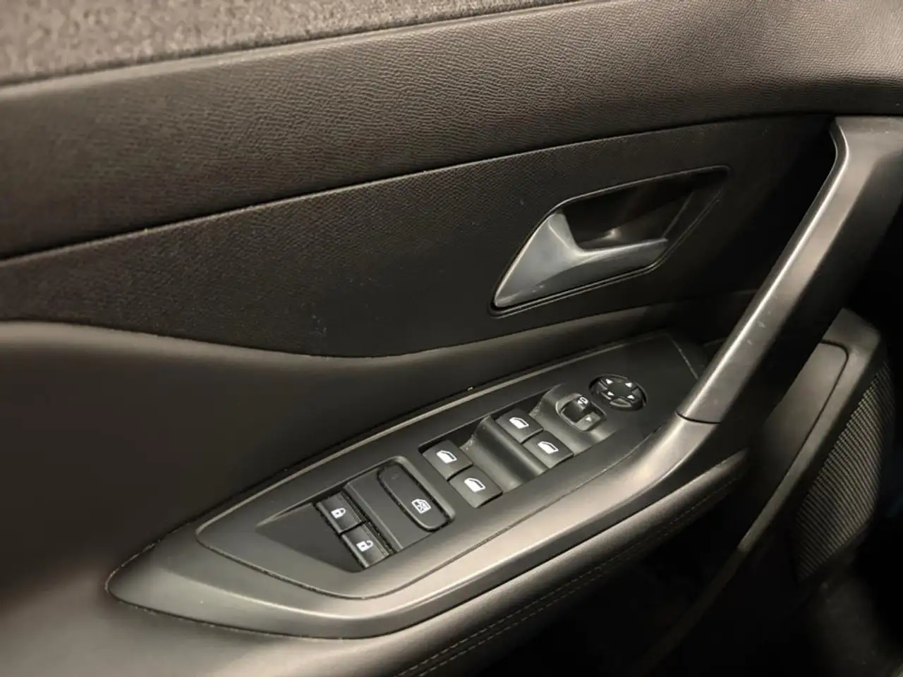 Peugeot 308 308 — photo 23