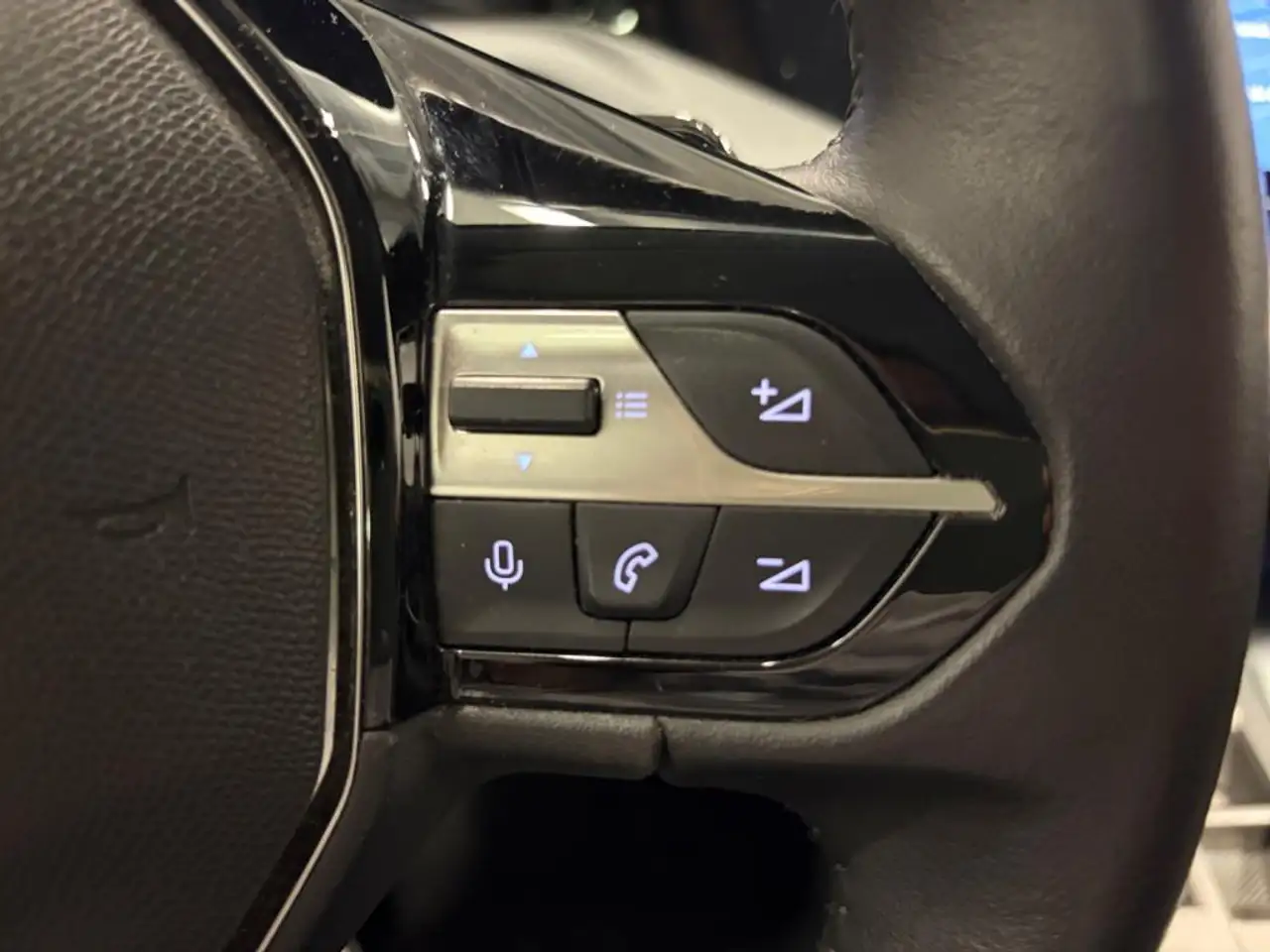 Peugeot 308 308 — photo 21