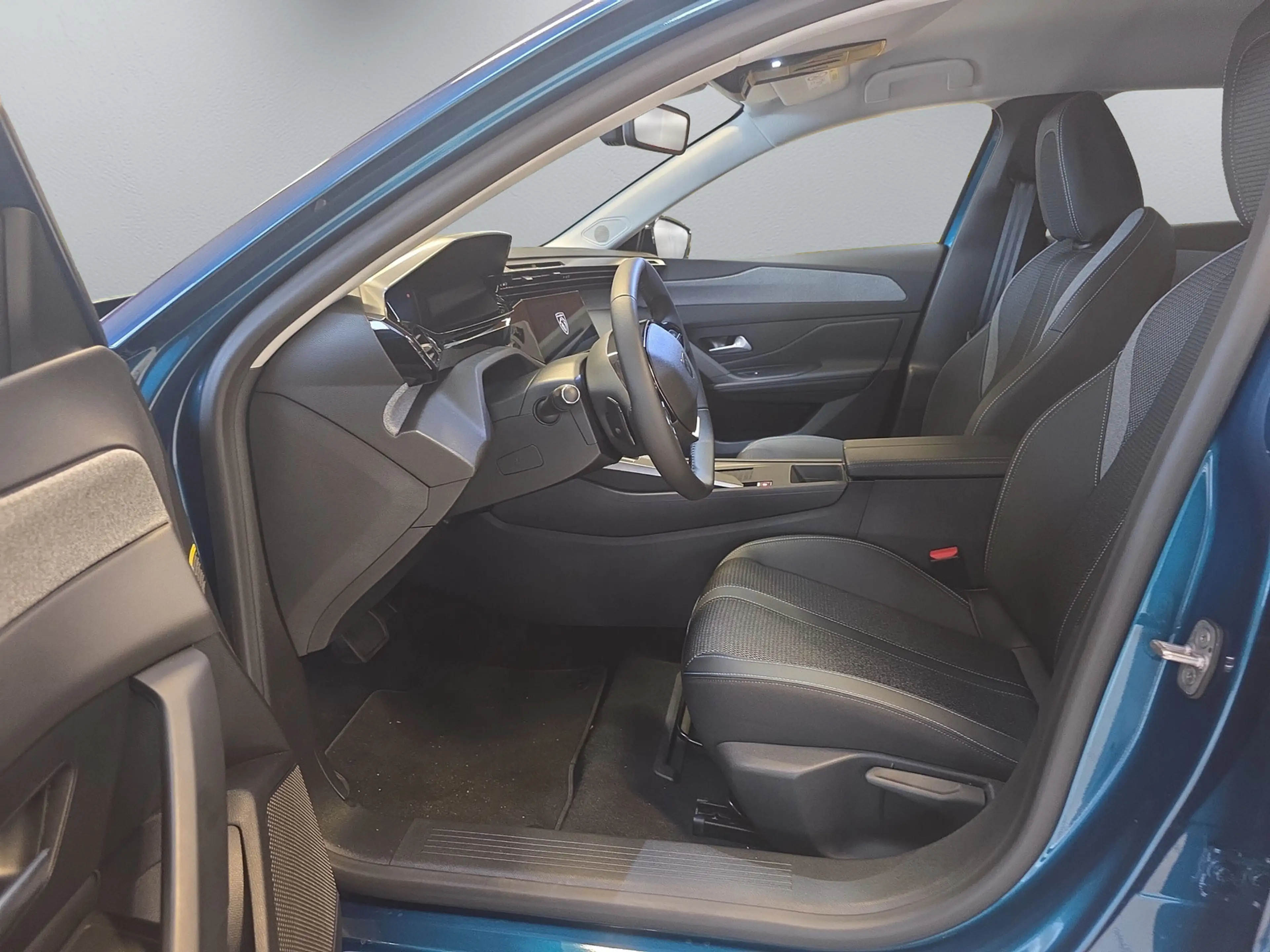 Peugeot 408 408 Elektro- Allure- SHZ- Navi- 360° Kamera- — photo 11