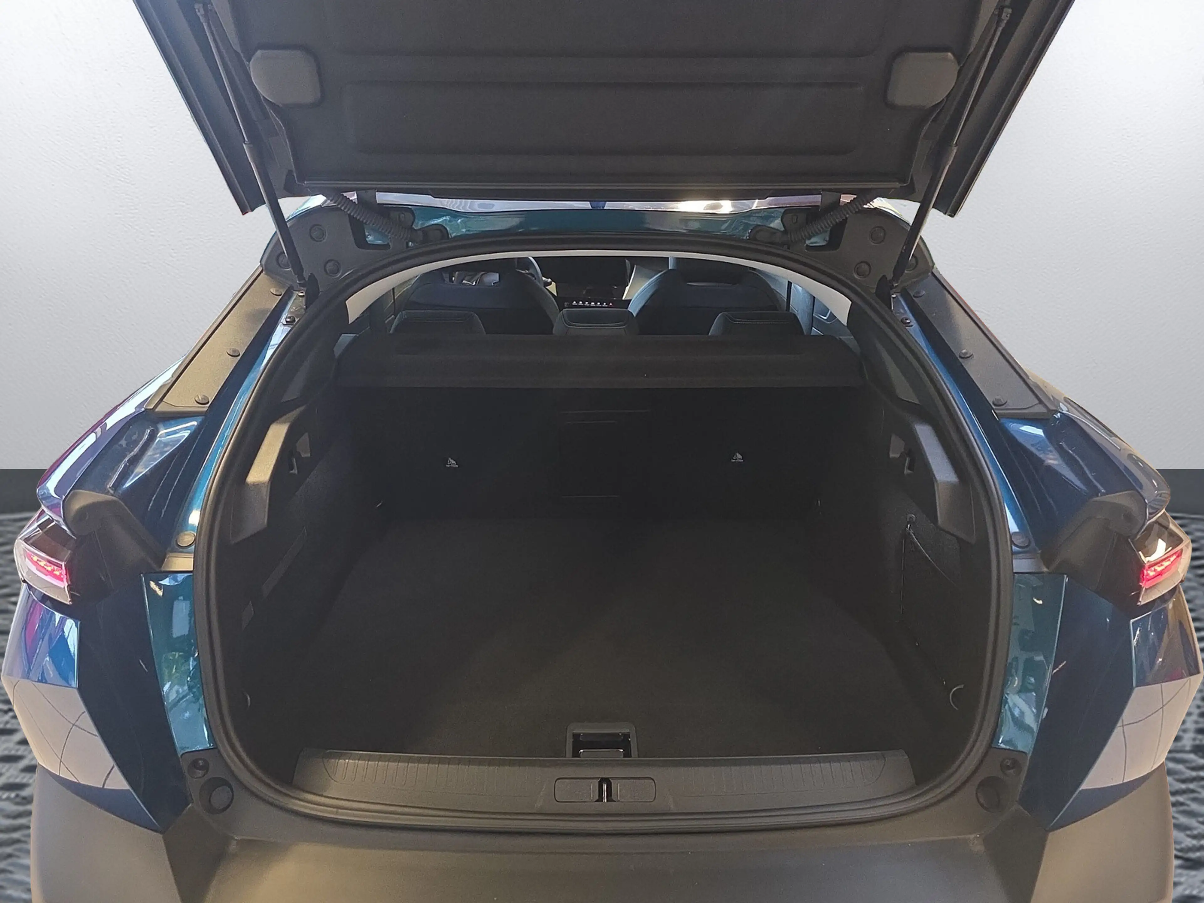 Peugeot 408 408 Elektro- Allure- SHZ- Navi- 360° Kamera- — photo 10