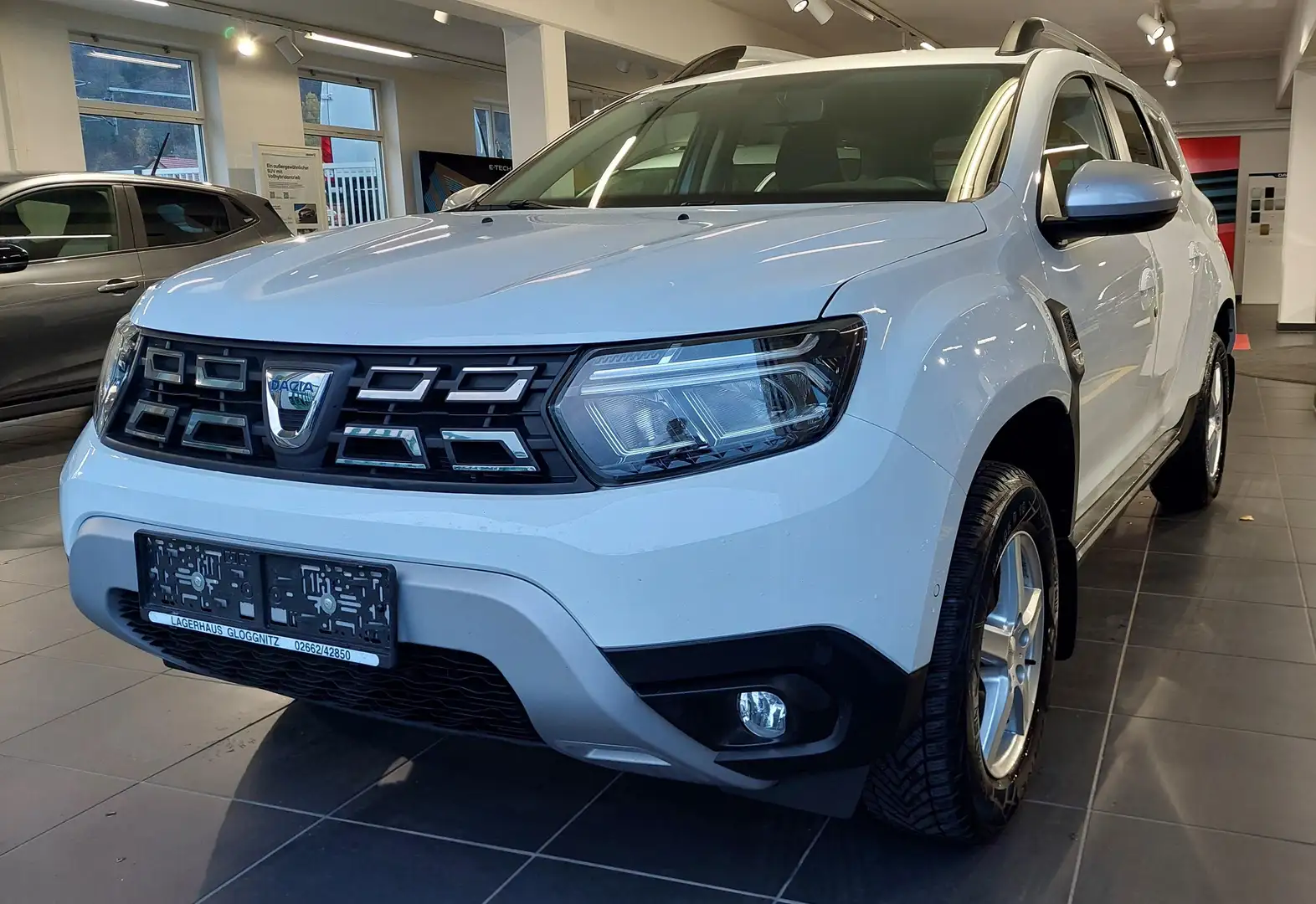 Dacia Duster Prestige 4x2 mit Anhängevorrichtung abnehmbar Weiß - 1