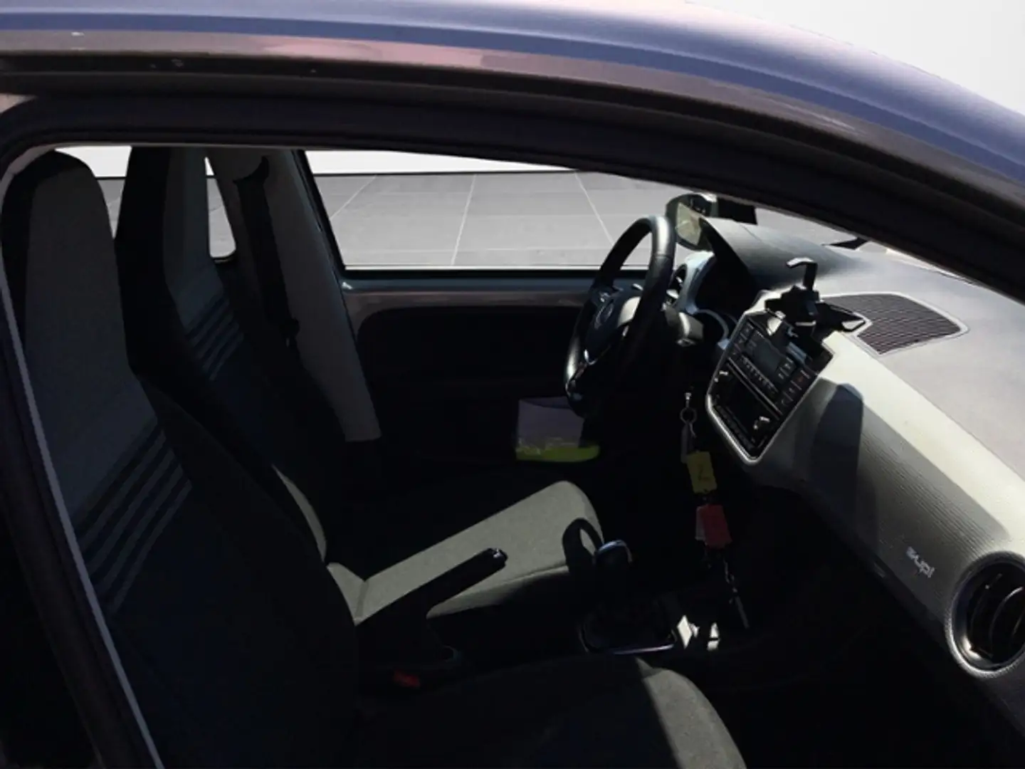 Volkswagen up! +STYLE PLUS+ALU+KLIMA+KAMERA+SHZ+ Silber - 1