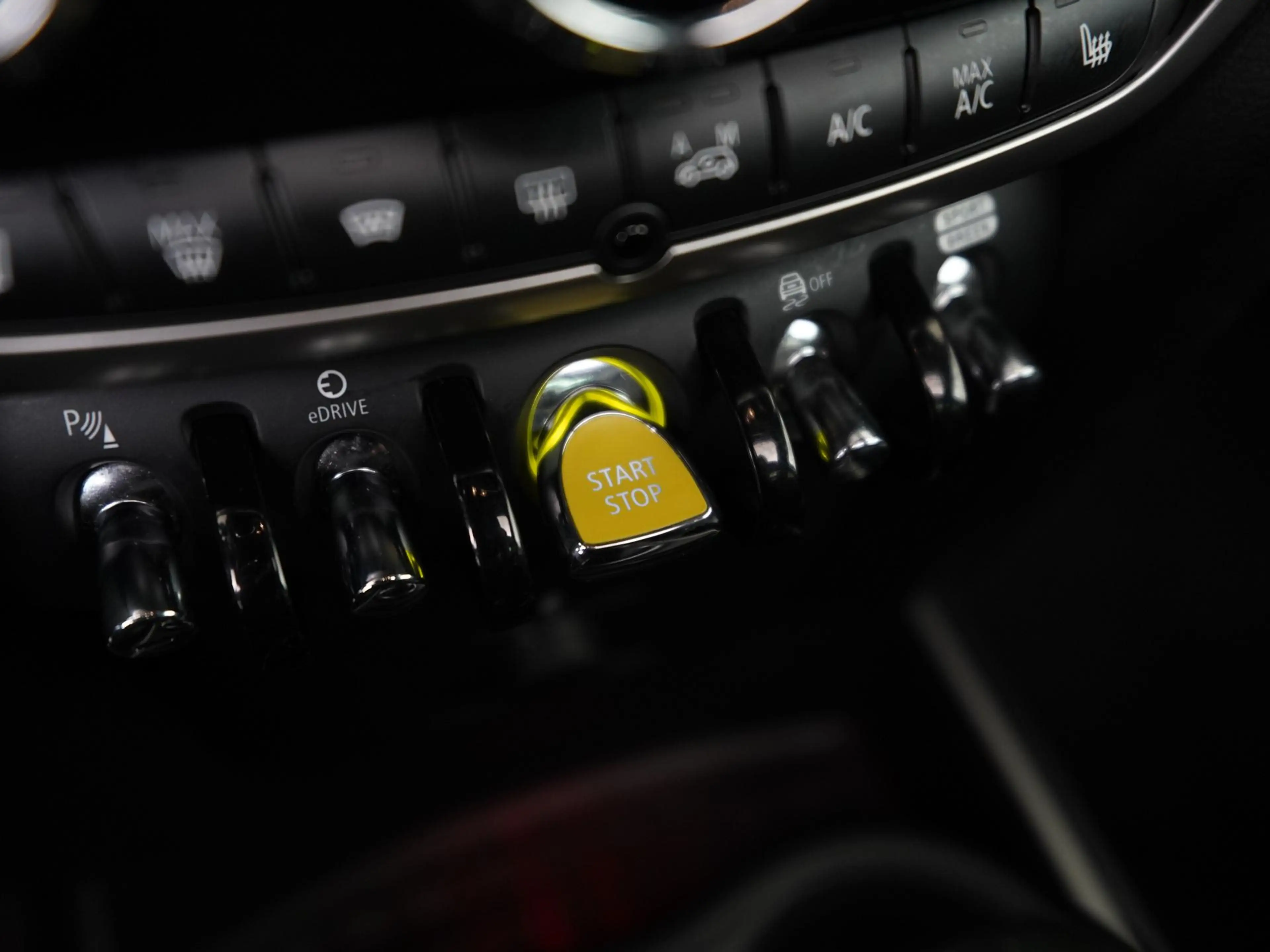 MINI Cooper SE Countryman 1.5 ALL4 Untamed Edition | Head Up | Leder | Panor — photo 40