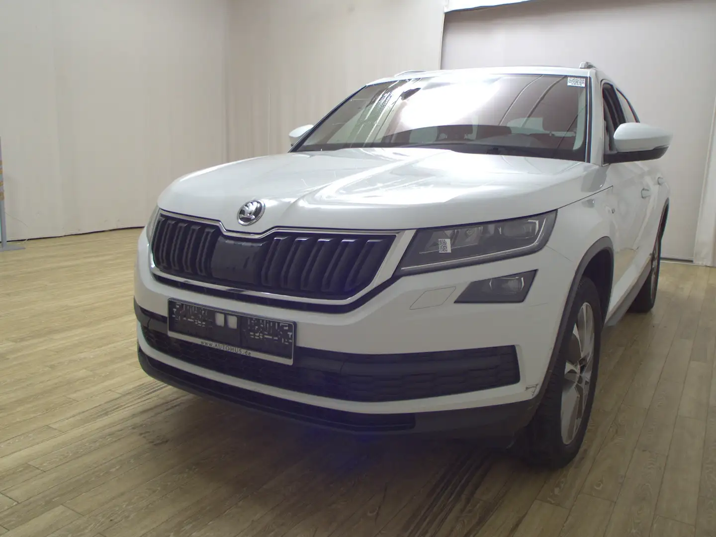 Skoda Kodiaq 1.5 TSI Clever Navi LED vc Pano AHK 360° Weiß - 2
