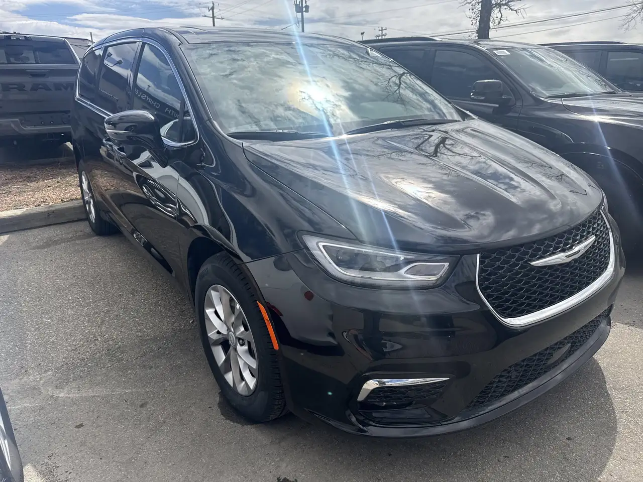 Chrysler Pacifica снимка Chrysler Pacifica
