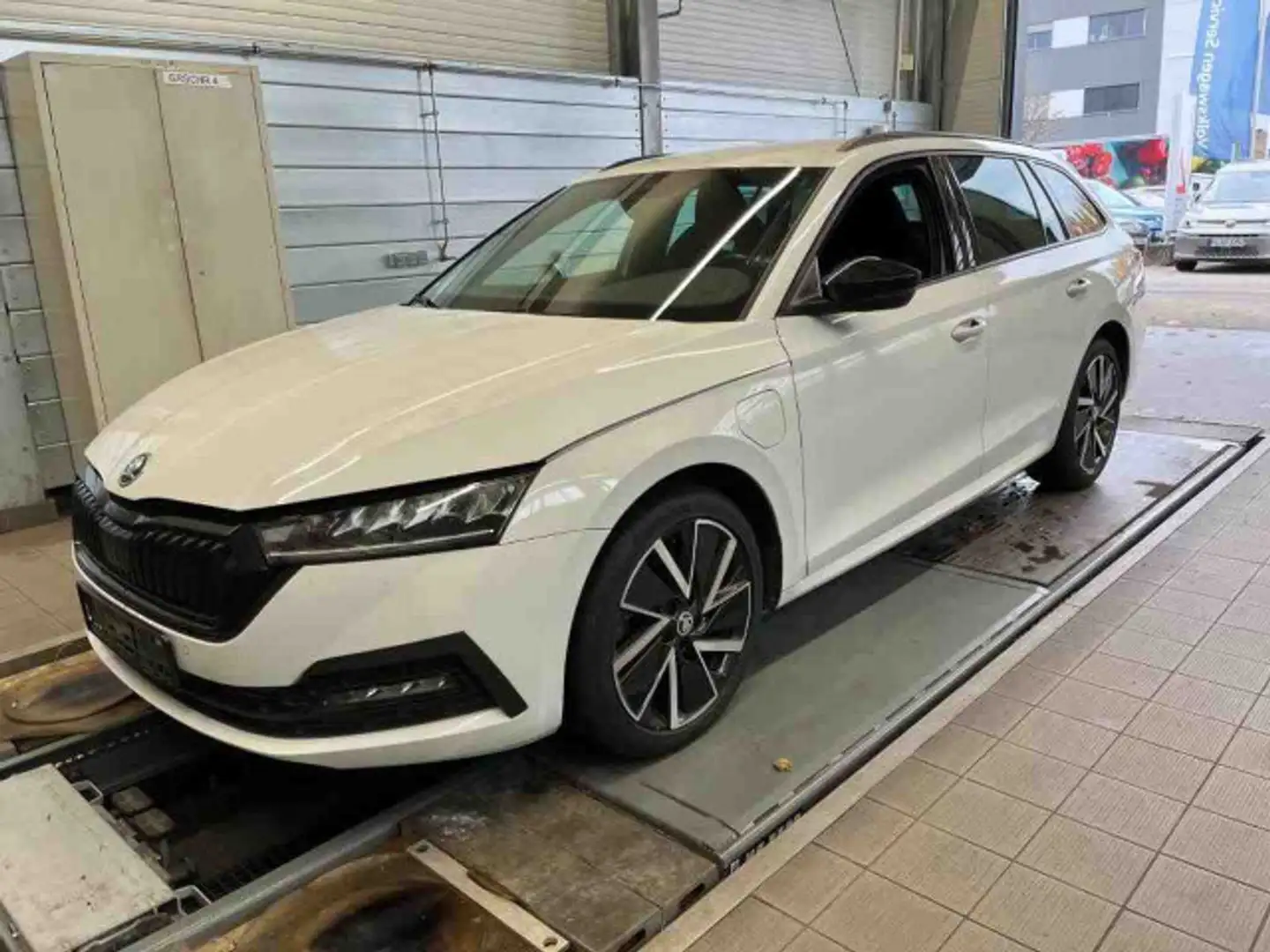 Skoda Octavia Combi 1.4 TSI iV STYLE LM8 SITZHZG PDC D Bianco - 2