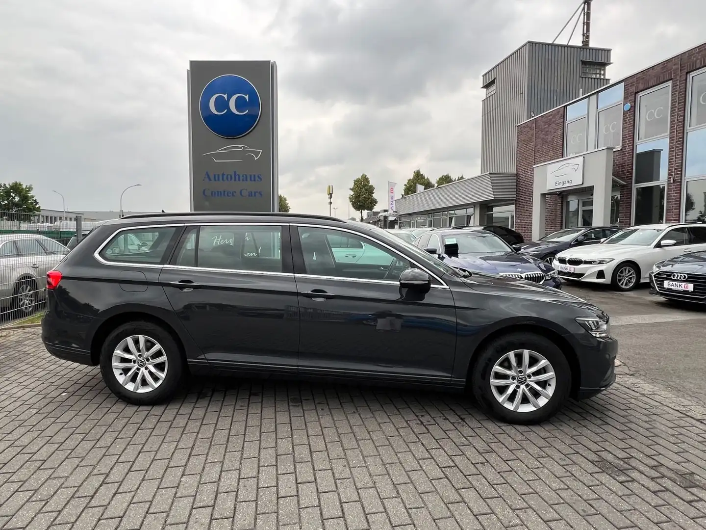 Volkswagen Passat Var. 2.0 TDI Business Discover+Area View Grau - 1