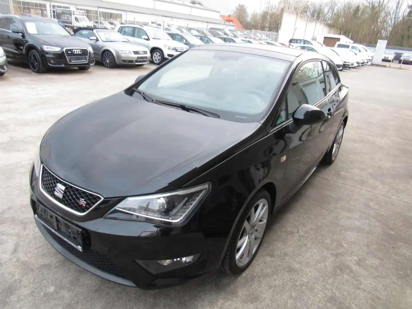 SEAT Ibiza SC FR,1.HAND,ALU,PANO,SITZHEIZUNG. Schwarz - 1
