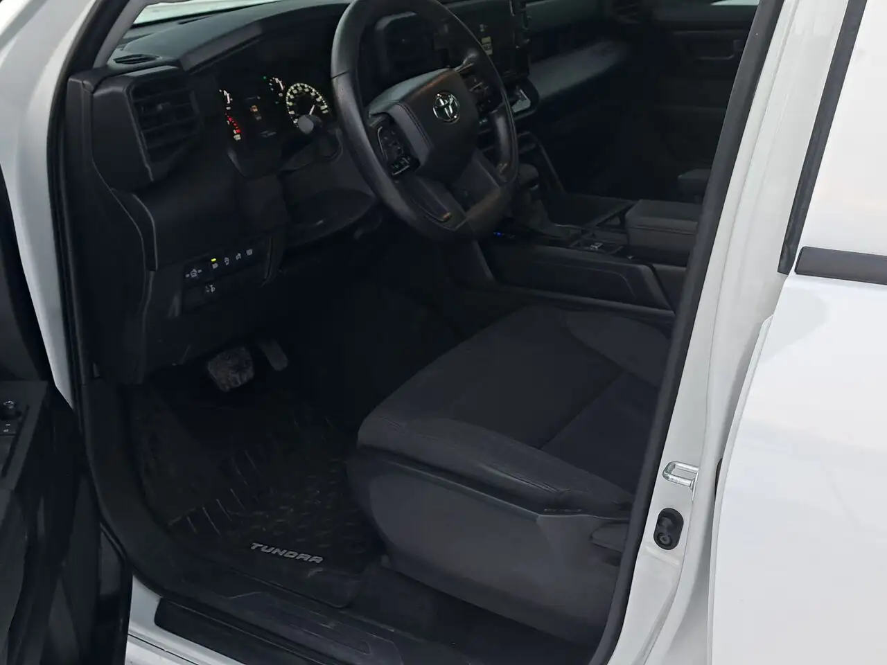Toyota Tundra снимка Toyota Tundra