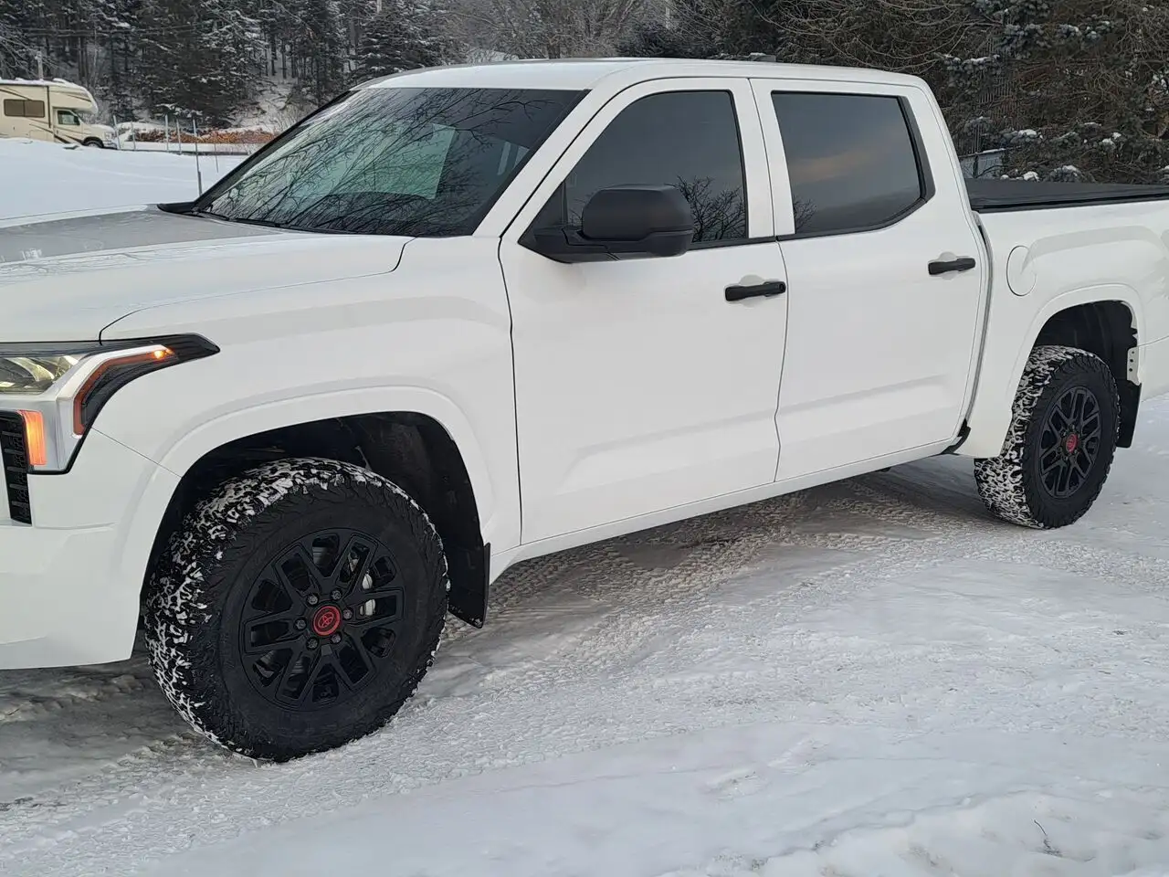 Toyota Tundra снимка Toyota Tundra