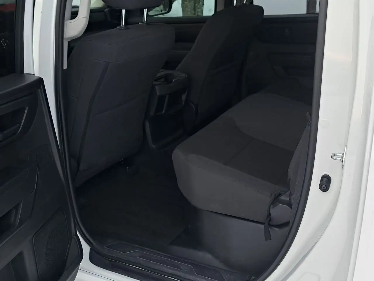 Toyota Tundra снимка Toyota Tundra