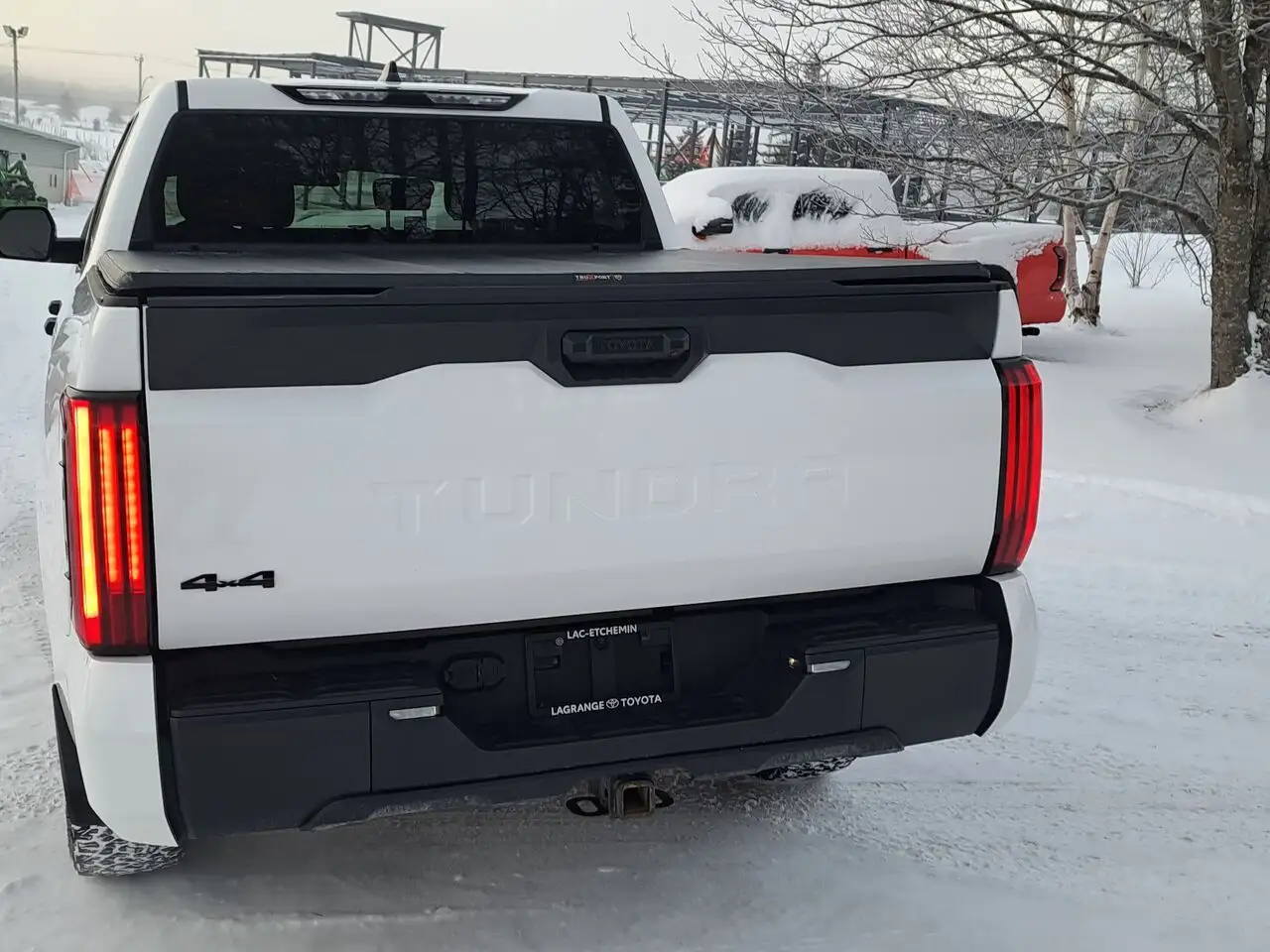 Toyota Tundra снимка Toyota Tundra