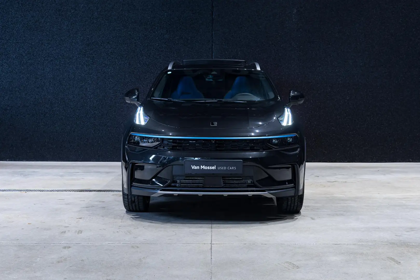 Lynk & Co 01 1.5 TURBO PHEV 6.6kw PANO | LED | Elek. Zetels | N Чёрный - 2