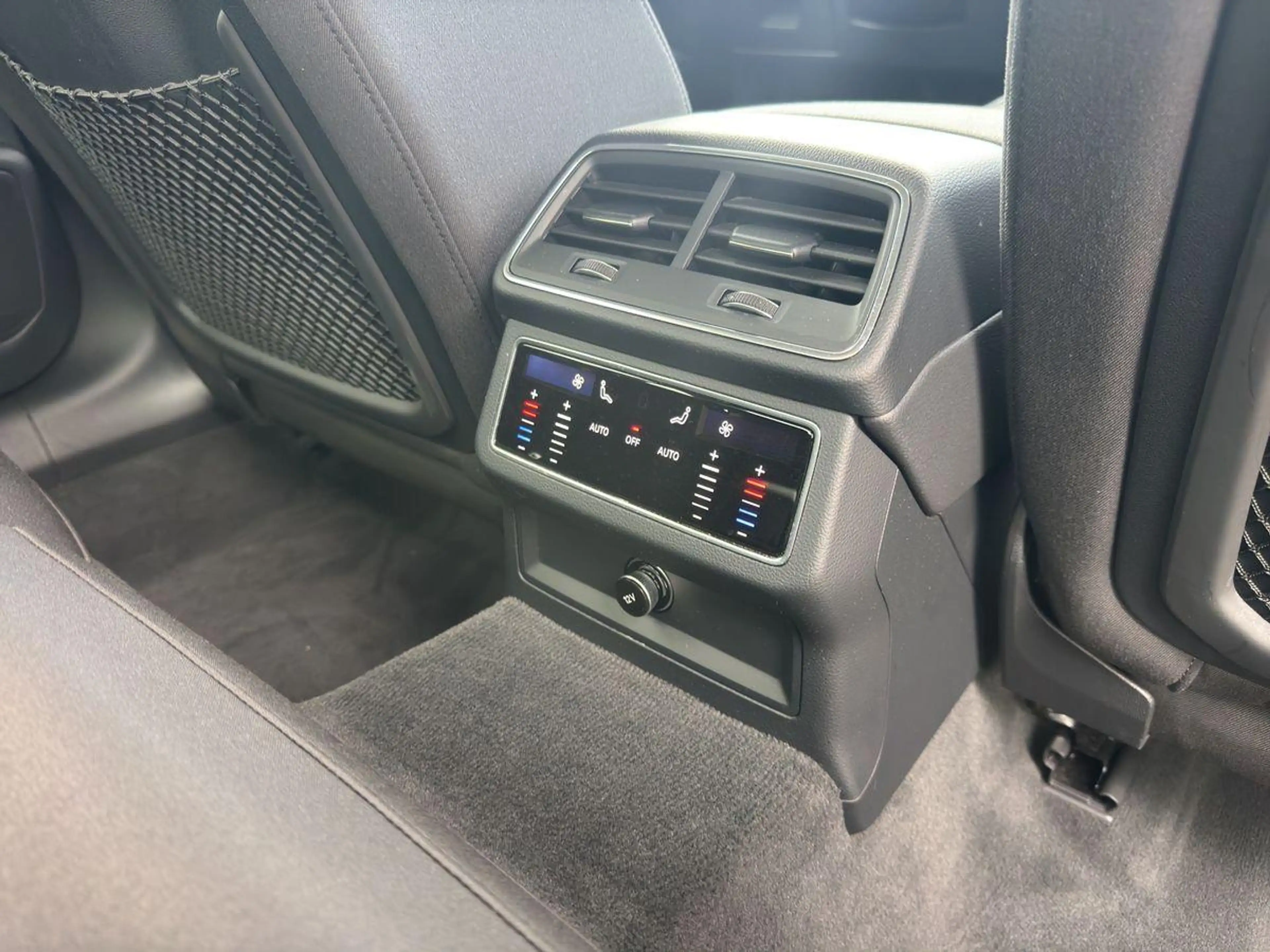 Audi A6 50 TFSI e quattro sport Kamera LED Navi SHZ — photo 14