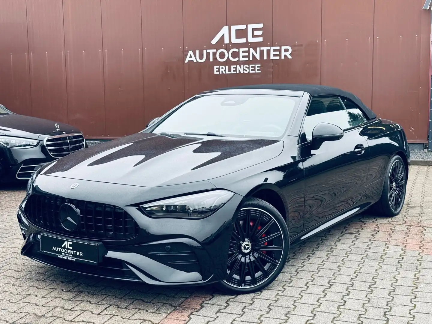 Mercedes-Benz CLE 300 Cabrio 4Matic AMG Line Premium Plus Noir - 1