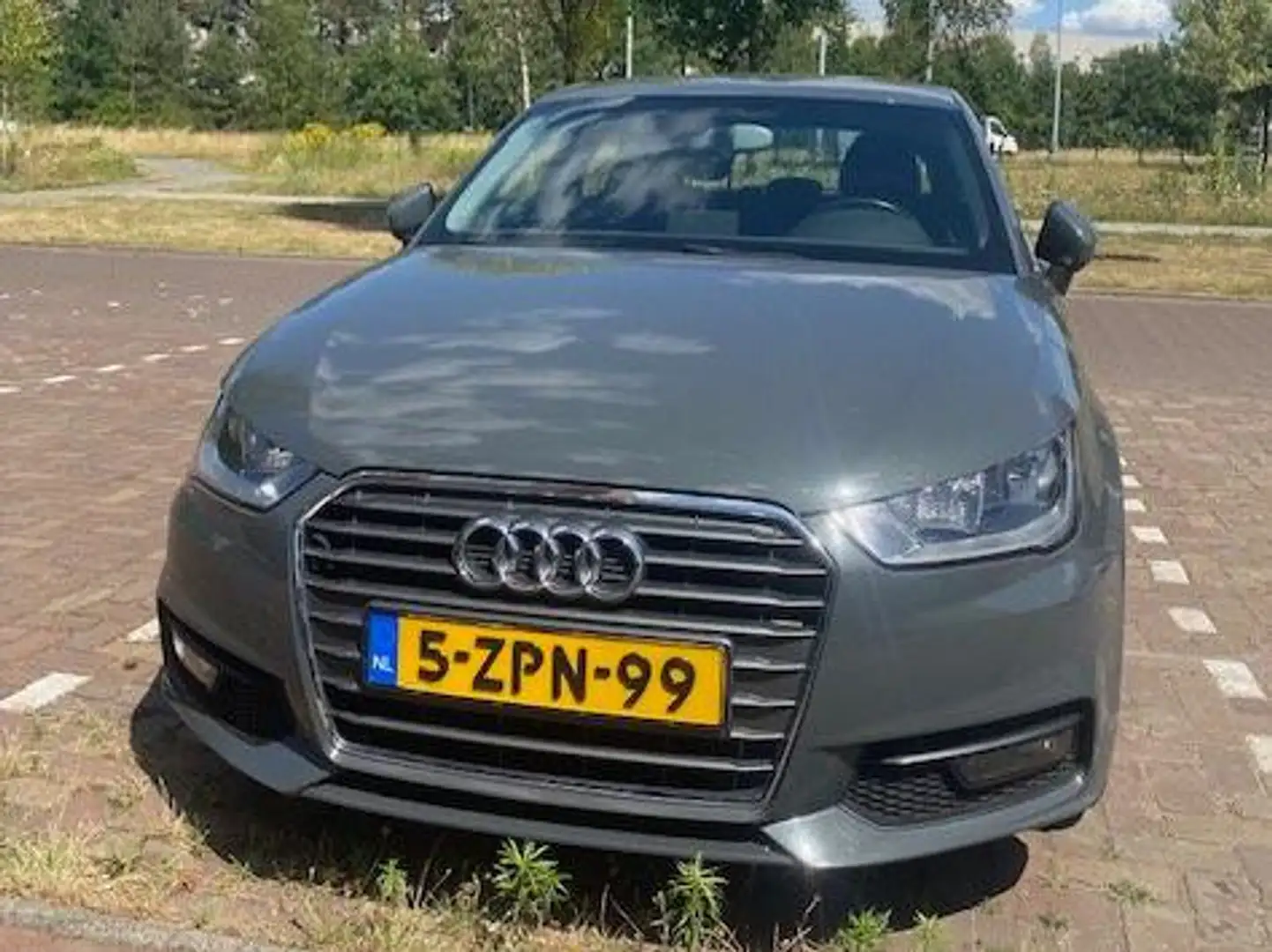 Audi A1 A1 1.4 TFSI Pro Line Grijs - 2