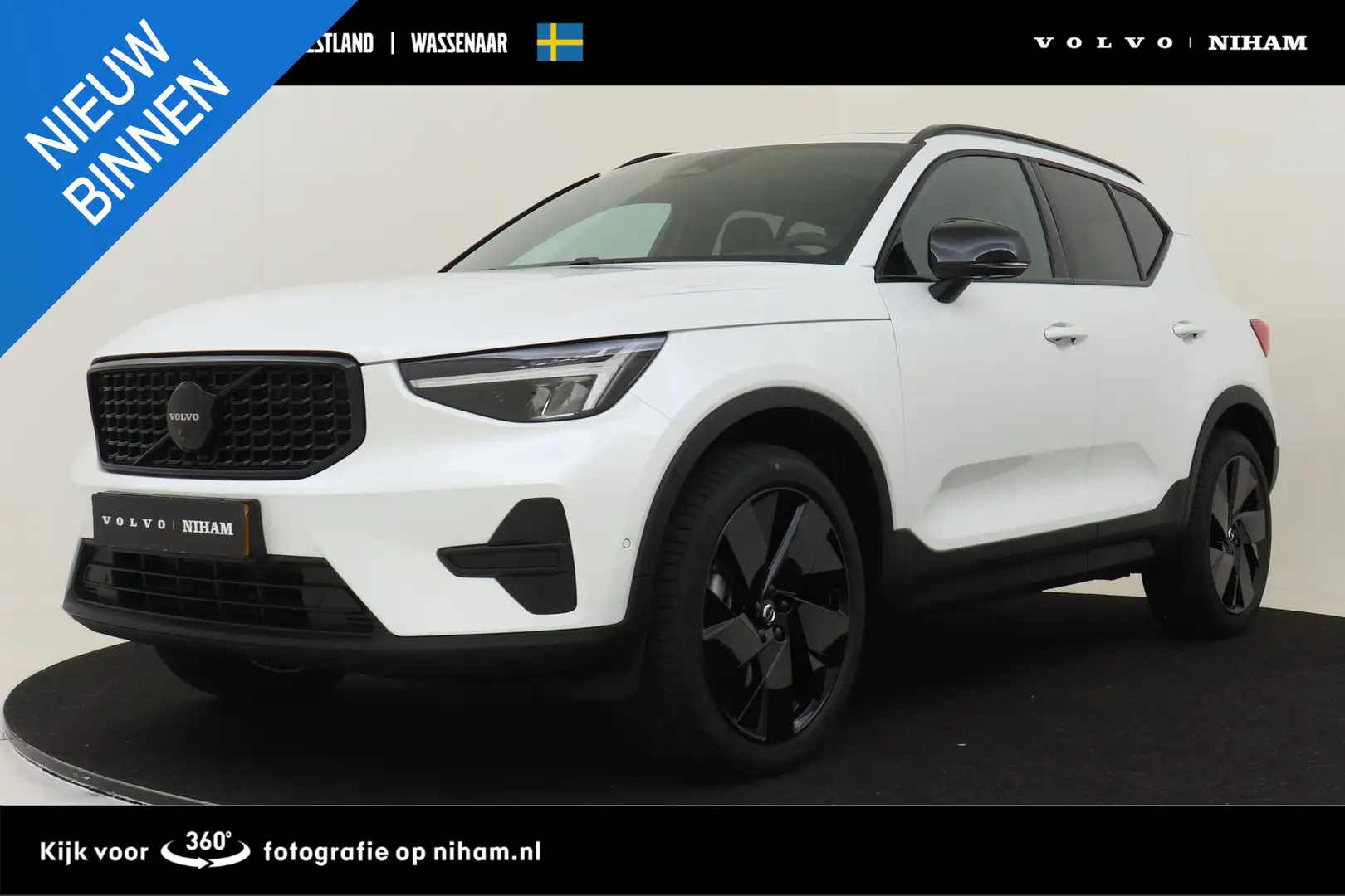 Volvo XC40 B4 (M-HYBRID) PLUS BLACK EDITION -PANO.DAK|HARMAN/ Wit - 1