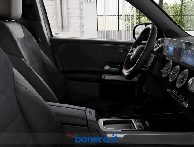 Mercedes-Benz GLB Class view 7