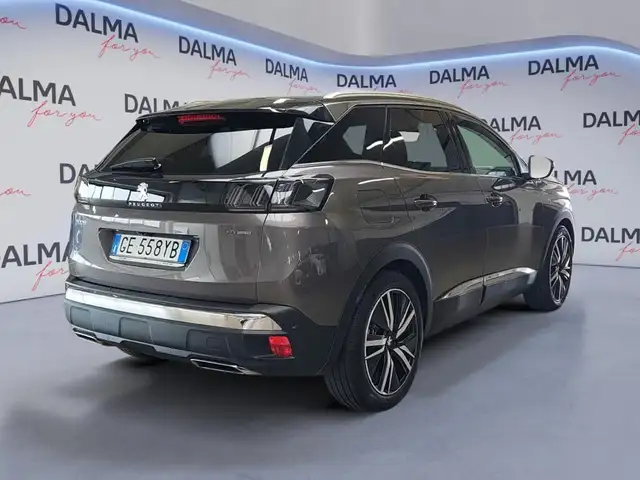 Peugeot 3008 view 5