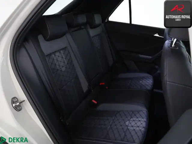 Volkswagen T-Roc view 12
