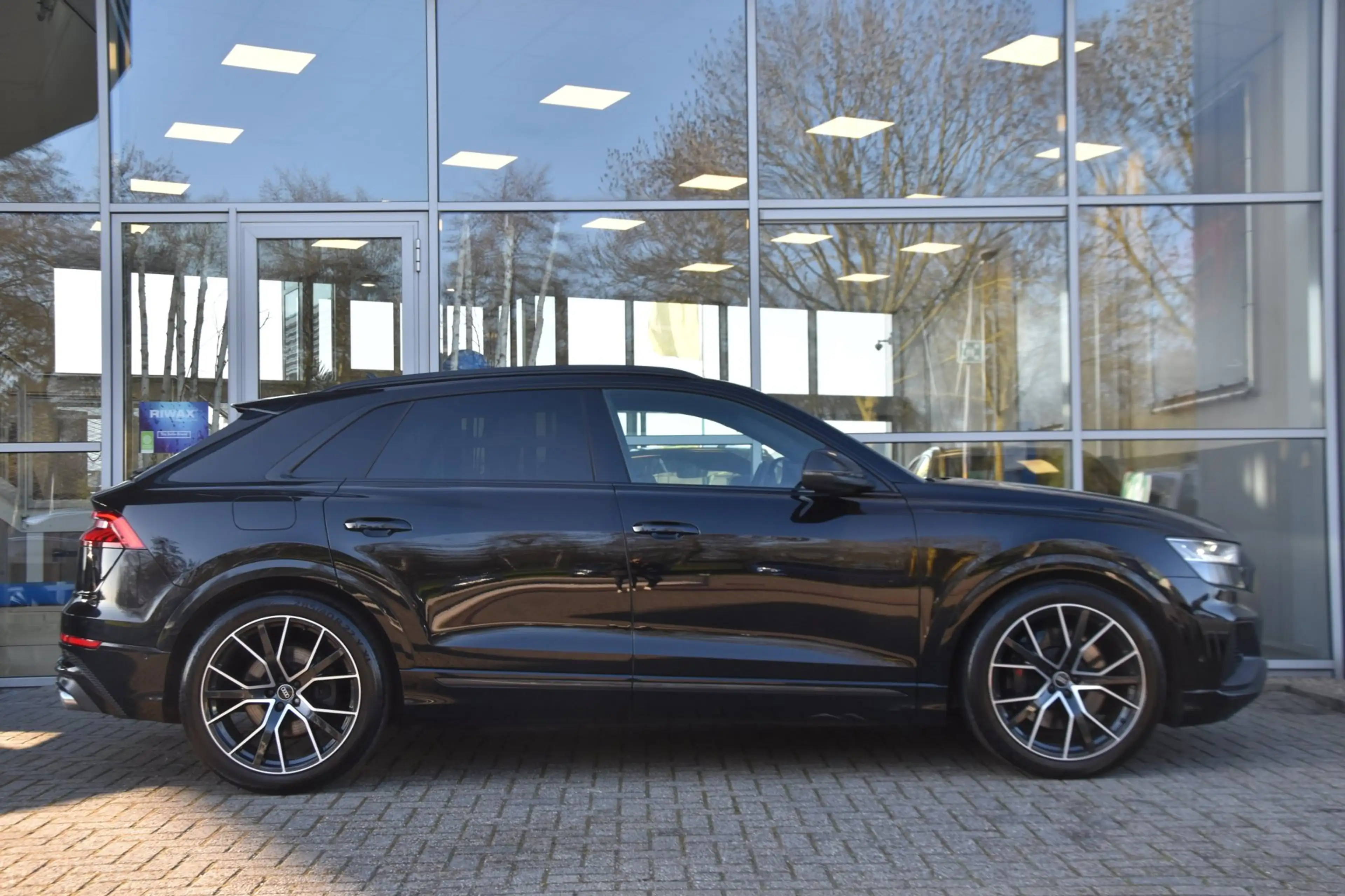 Audi SQ8 4.0 TFSI Q8 Quattro Audi Exclusive. Carbon Btw 1st — photo 2