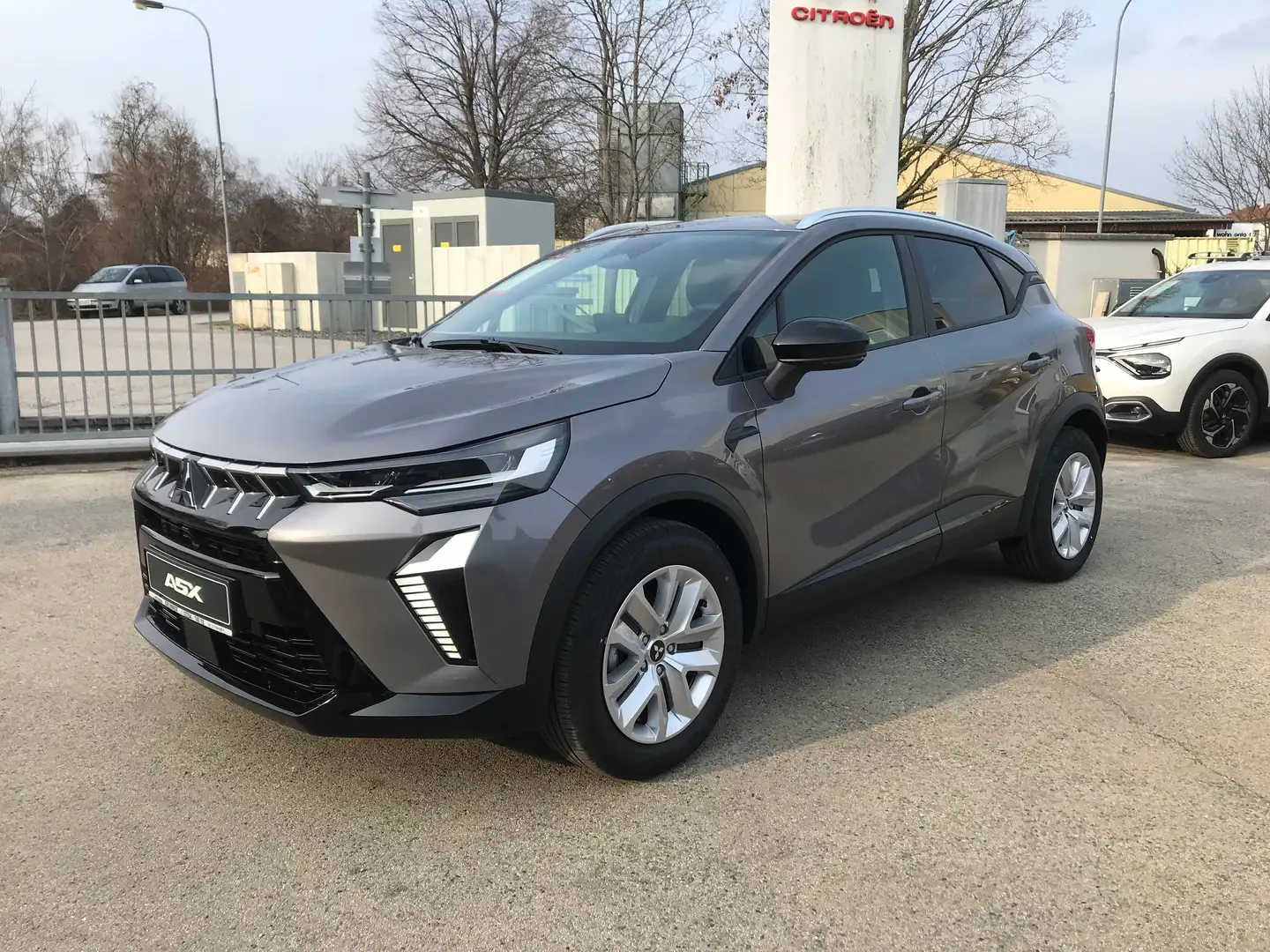 Mitsubishi ASX 1,3 DI-T MHEV Invite Grau - 1