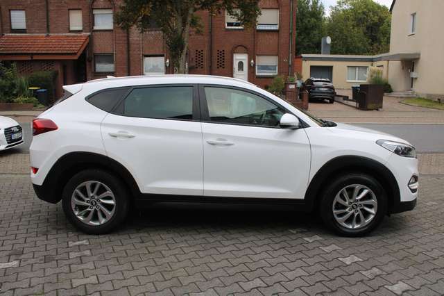 Hyundai TUCSON 1.6  Blue Intro Edition 2WD*NAVI*RFK*SHZ*