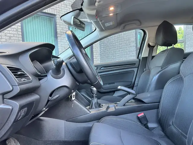 Renault Megane view 8